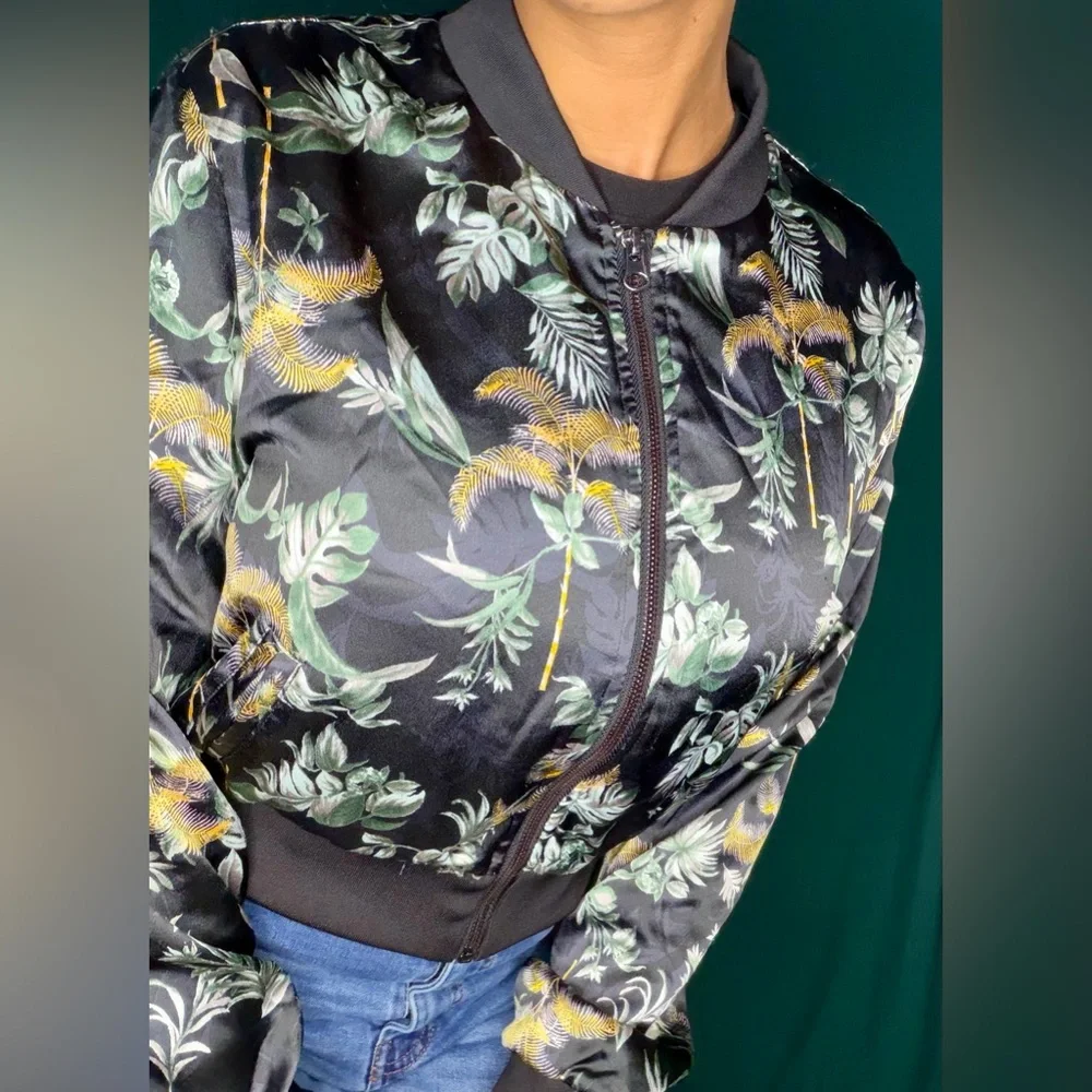Black Victoria’s Secret Shiny Chinoiserie Bomber Jacket - Picture 3 of 5